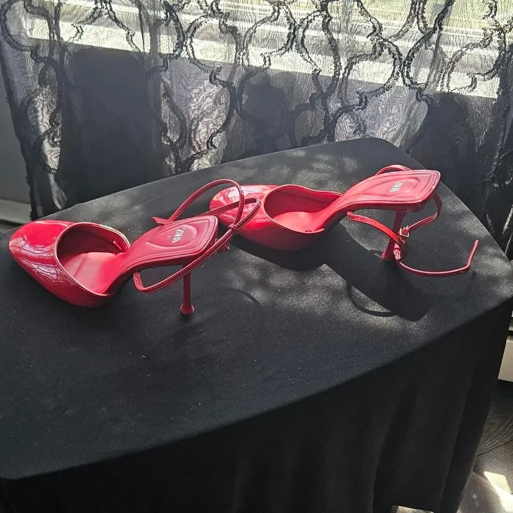 Zara Women's Red Courts